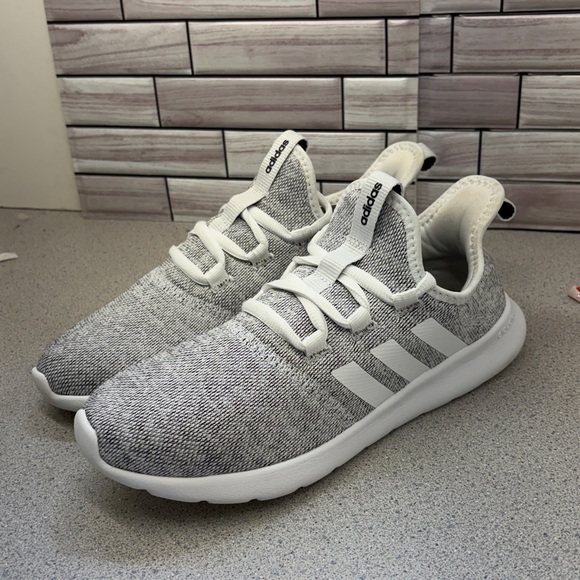 Adidas Cloudfoam aapure a women’s size 8.5 in excellent condition - Picture 3 of 9
